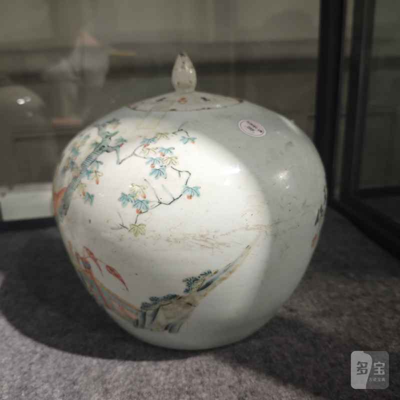 清晚至民国  青花缠枝莲、粉彩人物纹罐三件一组 - 图13